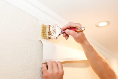 Pose de papier peint à Arcon — revêtements muraux et toiles de verre